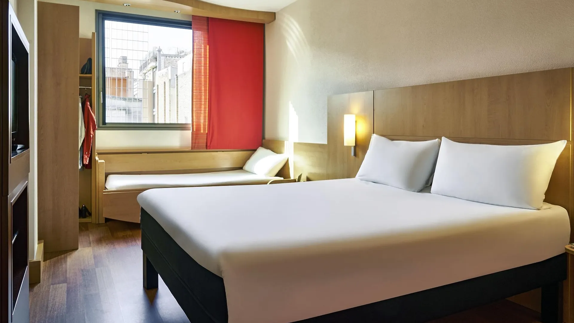 Ibis Barcelona Centro Otel