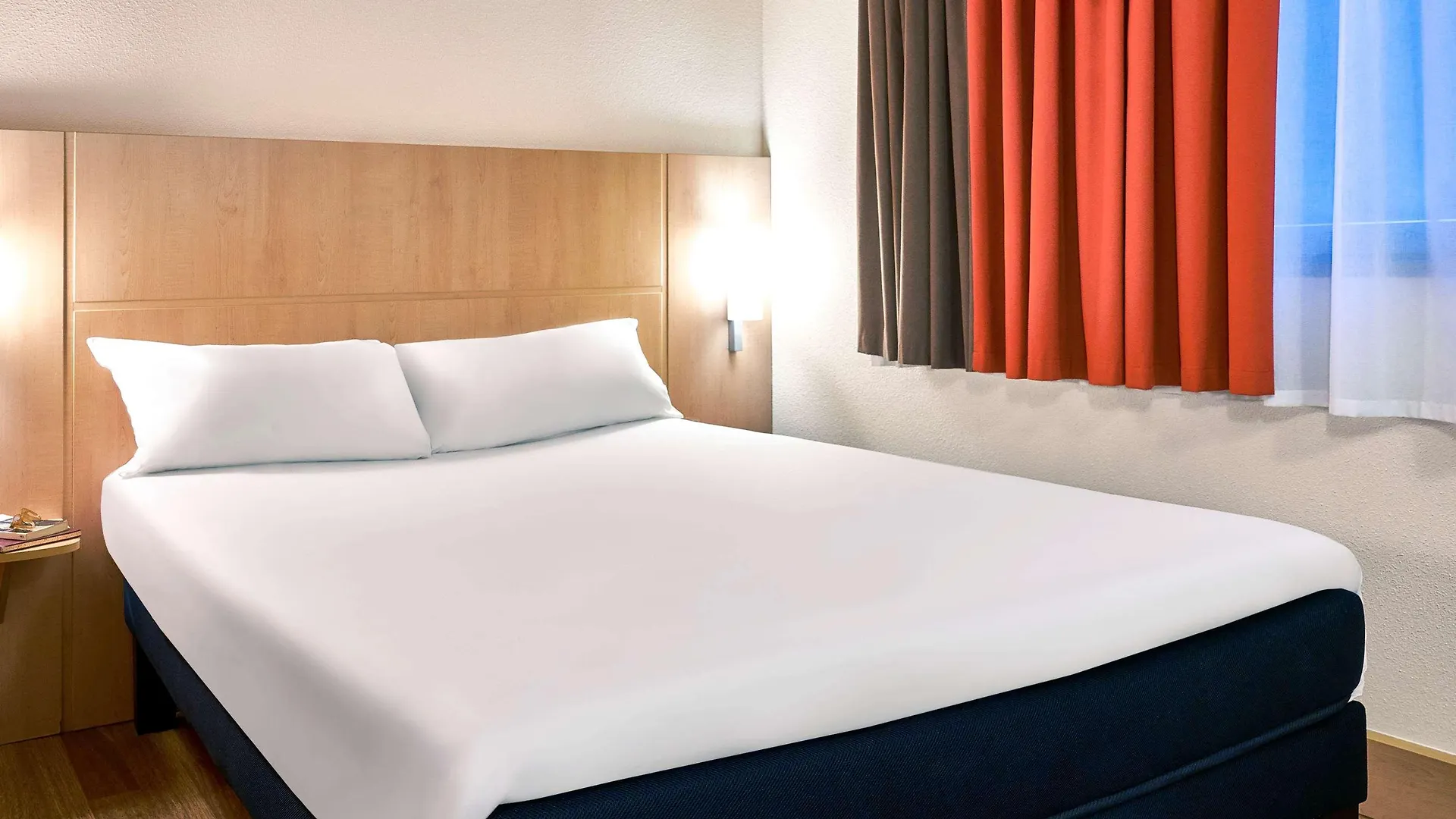 Ibis Barcelona Centro Otel