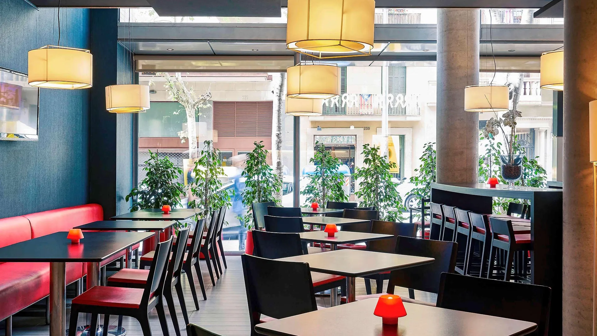 Ibis Barcelona Centro Otel