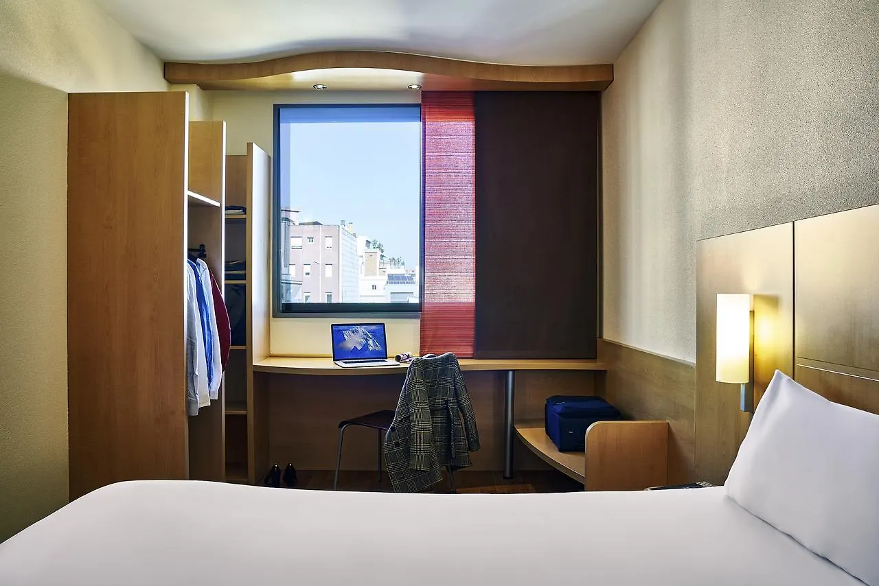 Ibis Barcelona Centro Otel 2*,  İspanya