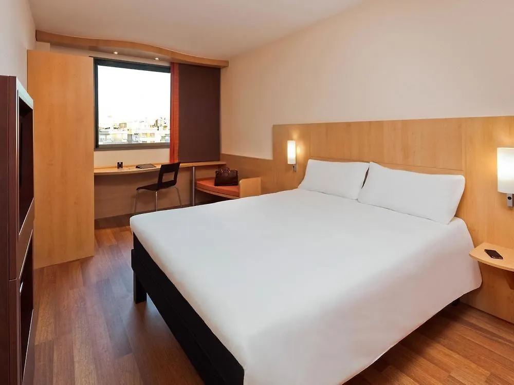 Ibis Barcelona Centro Hotel