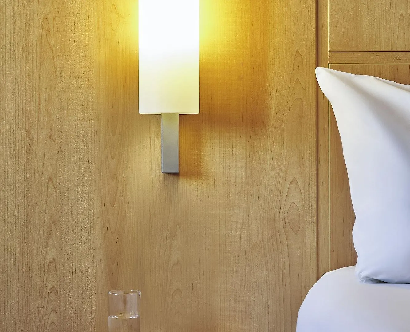 Ibis Barcelona Centro Hotel 2*,