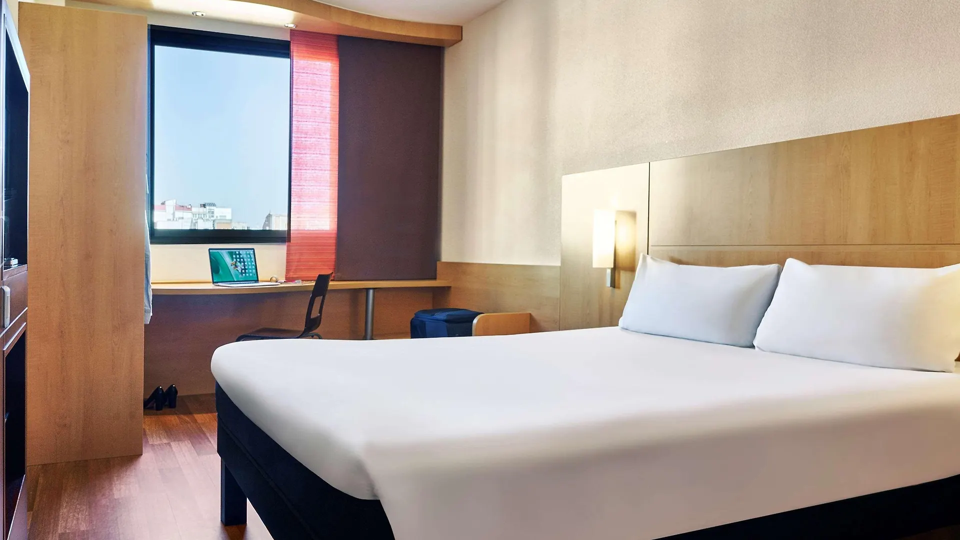 Ibis Barcelona Centro Hotel 2*,  Espanha