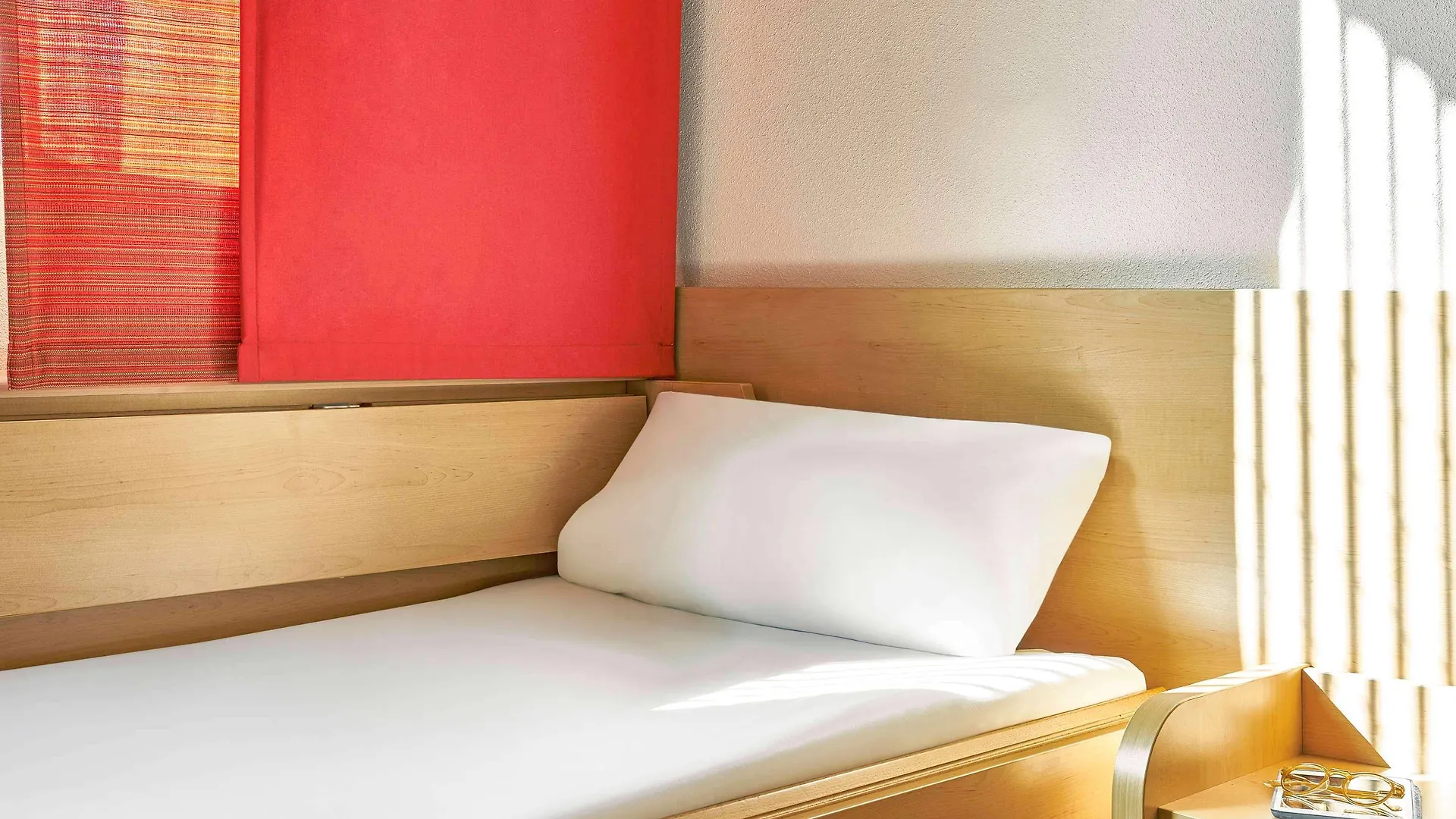 Ibis Barcelona Centro Hotel