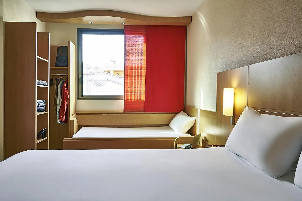 Ibis Barcelona Centro Hotel