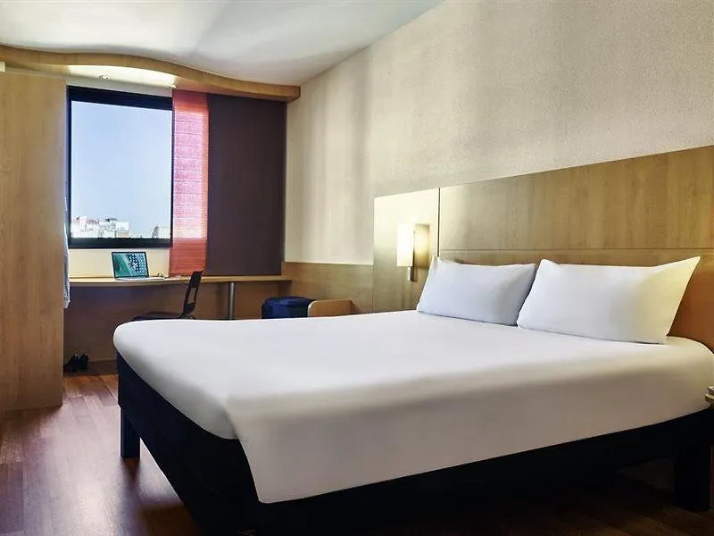 Ibis Barcelona Centro Hotel